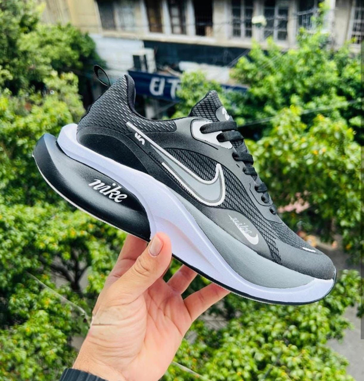 REF: 181 NIKE BOUNCE